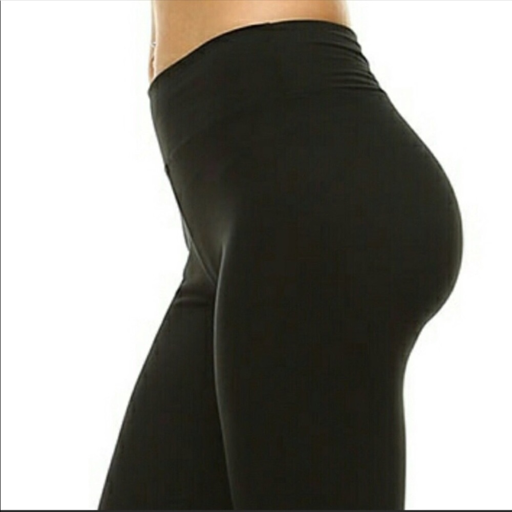 JUST IN! NWT Black Yoga Band Leggings One Size - Picture 2 of 7